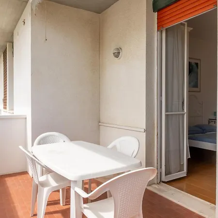 Perseo Seaview 아파트 *